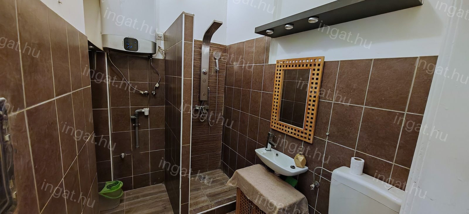 2 szoba + galériás lakás szecessziós sarokházban